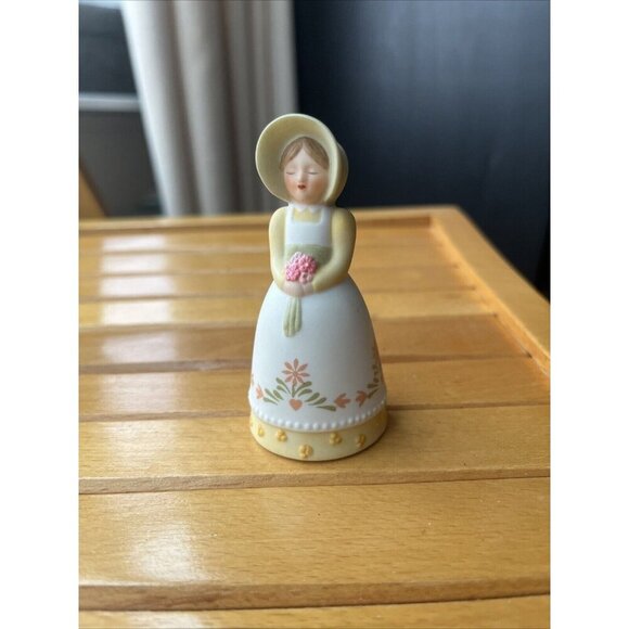 Avon Country Porcelain Girl / Bell 1985 Flowers Green Bonnet Long Yellow Dress - Picture 2 of 6